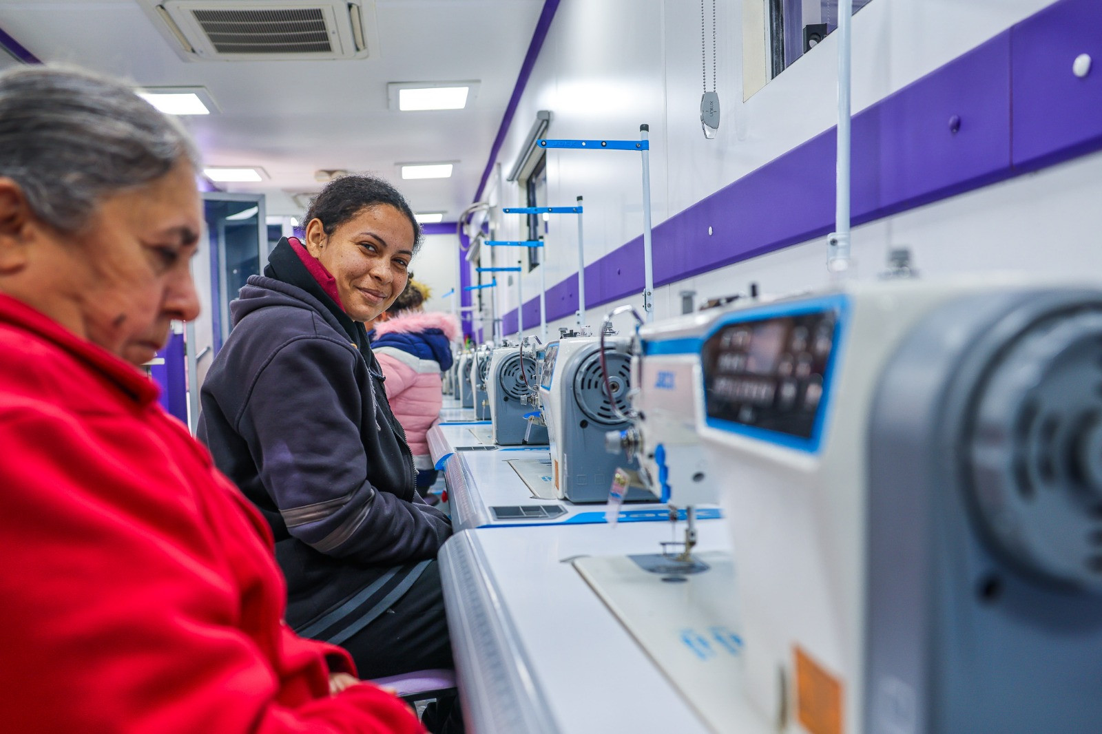 Batalhão do Bem: Unicred Ponto Capital qualifica artesãs para reciclar resíduos têxteis e gerar renda